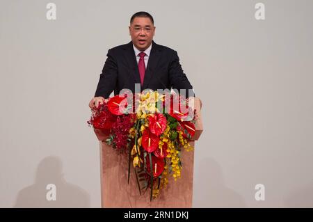 (141220) -- MACAO, le 20 décembre 2014 -- Chui Sai On, chef de l'exécutif de la région administrative spéciale de Macao (RAS), prononce un discours lors d'une cérémonie d'inauguration et d'un rassemblement célébrant le 15e anniversaire du retour de Macao à la patrie à Macao, en Chine méridionale, le 20 décembre 2014. Le président chinois Xi Jinping a assisté à la réunion de célébration et à l'inauguration du quatrième mandat du chef de l'exécutif et du gouvernement de la RAS de Macao samedi matin. (lfj) CHINA-MACAO-ANNIVERSARY GATHERING-INAUGURATION (CN) CheongxKamxKa PUBLICATIONxNOTxINxCHN Macao déc. 20 2014 CH Banque D'Images