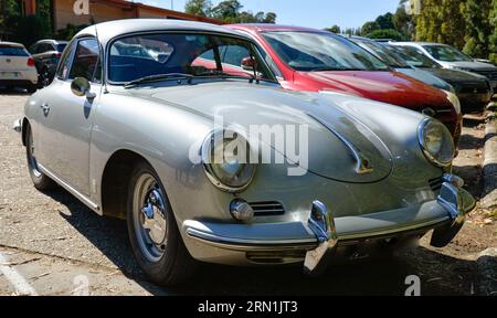 Classic Vintage Porsche 356 Green car On Show Sunny Day Melbourne Australie Banque D'Images