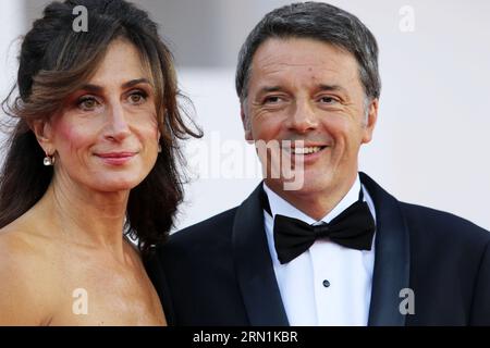 Italie, Lido di Venezia, 30 août 2023 : l'ancien Premier ministre italien Matteo Renzi et son épouse Agnese Landini assistent au tapis rouge d'ouverture du 80e Festival international du film de Venise le 30 août 2023 à Venise, en Italie. Photo © Ottavia Da Re/Sintesi/Alamy Live News Banque D'Images