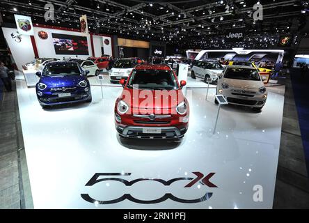 (150115) -- BRUXELLES, le 15 janvier 2015 -- les Fiat 500x sont présentées le jour de la presse au salon de l'automobile de Bruxelles, Belgique, le 15 janvier 2015. Le salon de l'automobile aura lieu du 16 au 25 janvier. ) BELGIUM-BRUSSLES-MOTOR SHOW YexPingfan PUBLICATIONxNOTxINxCHN Bruxelles janvier 15 2015 Fiat est présenté LORS de la Journée de la presse AU salon de Bruxelles Belgique janvier 15 2015 le salon du moteur aura lieu du 16 au 25 janvier salon du moteur en Belgique PUBLICATIONxNOTxINxCHN Banque D'Images