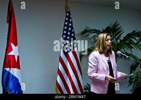 POLITIK US-kubanische Gespräche in Havanna (150121) -- LA HAVANE, 21 janvier 2015 -- Josefina Vidal Ferreira, directrice générale pour les États-Unis du ministère cubain des Affaires étrangères, prend la parole lors de la conférence de presse après les pourparlers américano-cubains sur la question de l'immigration au Palais des Conventions de la Havane à la Havane, Cuba, le 21 janvier 2015. Des délégations de Cuba et des États-Unis ont tenu des discussions historiques de haut niveau sur les questions de rétablissement des relations et de l'immigration au cours de la réunion de deux jours ici. CUBA-LA HAVANE-DIPLOMACY-US-TALKS-IMMIGRATION LiuxBin PUBLICATIONxNOTxINxCHN politique les discussions cubains américaines à la Havane Banque D'Images