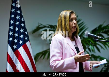 POLITIK US-kubanische Gespräche in Havanna (150121) -- LA HAVANE, 21 janvier 2015 -- Josefina Vidal Ferreira, directrice générale pour les États-Unis du ministère cubain des Affaires étrangères, prend la parole lors de la conférence de presse après les pourparlers américano-cubains sur la question de l'immigration au Palais des Conventions de la Havane à la Havane, Cuba, le 21 janvier 2015. Des délégations de Cuba et des États-Unis ont tenu des discussions historiques de haut niveau sur les questions de rétablissement des relations et de l'immigration au cours de la réunion de deux jours ici. CUBA-LA HAVANE-DIPLOMACY-US-TALKS-IMMIGRATION LiuxBin PUBLICATIONxNOTxINxCHN politique les discussions cubains américaines à la Havane Banque D'Images