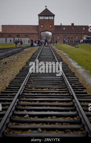 (150127) -- BRUXELLES, 27 janvier 2015 -- la photo prise le 9 novembre 2012 montre le site commémoratif de l'ancien camp de concentration d'Auschwitz à Oswiecim, en Pologne. Les célébrations du 70e anniversaire de la libération du camp de concentration d'Auschwitz ont commencé mardi matin dans la ville d'Oswiecim, dans le sud de la Pologne. Le camp de concentration a été fondé en 1940 par les Allemands principalement dans le but d'emprisonner les prisonniers polonais. Depuis 1942, il est devenu l'un des plus grands lieux d'extermination juive en Europe, avec plus de 1,1 millions de morts, y compris des Polonais, des Roumains, des prisonniers soviétiques et d'autres. TH Banque D'Images