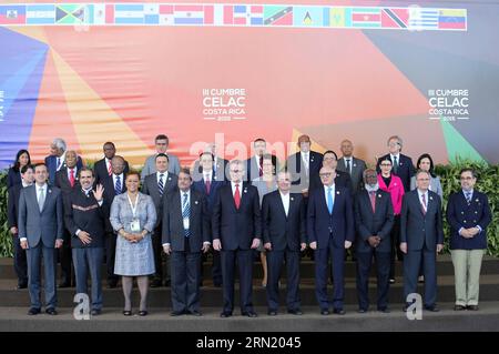 Les ministres des Affaires étrangères posent pour une photo de groupe en marge du 3e Sommet de la Communauté des États d’Amérique latine et des Caraïbes, à San Antonio de Belen, province de Heredia, à 20 km au Nord-Ouest de San José, capitale du Costa Rica, le 27 janvier 2015. Les dirigeants des États d'Amérique latine et des Caraïbes participeront au 3e sommet de la CELAC mercredi et jeudi. (Da) COSTA RICA-SAN ANTONIO DE BELEN-POLITICS-CELAC-SUMMIT KENTxGILBERT PUBLICATIONxNOTxINxCHN le ministre des Affaires étrangères pose pour une photo de groupe SUR la ligne de côte du 3e Sommet de la Communauté des États d'Amérique latine et des Caraïbes à San Antoni Banque D'Images