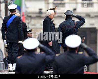 (150203)-- ROME, 3 février 2015-- le nouveau président Sergio Mattarella arrive au palais présidentiel après avoir prêté serment au Parlement à Rome, le 3 février 2015. Sergio Mattarella, 73 ans, ancien juge constitutionnel, a prêté serment mardi en tant que nouveau président italien pour succéder au vieux Giorgio Napolitano. ITALIE-ROME-NOUVEAU PRÉSIDENT-INAUGURATION AlbertoxLingria PUBLICATIONxNOTxINxCHN Rome février 3 2015 le nouveau Président Sergio arrive AU Palais du Président après avoir PRÊTÉ SERMENT présidentiel AU Parlement à Rome février 3 2015 Sergio 73 un ancien juge constitutionnel que Mardi comme moi Banque D'Images