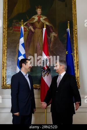 (150209) -- VIENNE , le 09 février 2015 -- le chancelier autrichien Werner Faymann (R) rencontre le Premier ministre grec Alexis Tsipras à Vienne, Autriche, le 9 février 2015.) AUTRICHE-VIENNE-GRÈCE-RÉUNION QianxYi PUBLICATIONxNOTxINxCHN Vienne 09 2015 février le chancelier autrichien Werner Faymann rencontre le Premier ministre grec Alexis Tsipras à Vienne Autriche 9 2015 février Autriche Vienne Grèce Réunion PUBLICATIONxNOTxINxCHN Banque D'Images