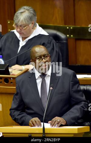 (150225) -- LE CAP, le 25 février 2015 -- le ministre sud-africain des Finances, Nhlanhla Nene, prononce son discours sur le budget national lors d'une séance conjointe de l'Assemblée nationale et du Conseil national des provinces, au Cap, en Afrique du Sud, le 25 février 2015. Le gouvernement sud-africain va augmenter les dépenses dans la lutte contre la criminalité qui a atteint des niveaux inacceptables, a déclaré mercredi le ministre des Finances, Nhlanhla Nene. Doc/) AFRIQUE DU SUD-CAPE TOWN-LUTTE CONTRE LA CRIMINALITÉ-AUGMENTATION DES DÉPENSES ElmondxJiyane PUBLICATIONxNOTxINxCHN Cape Town février 25 2015 les ministres des Finances sud-africains Nhlanhla Nene livrent son Na Banque D'Images