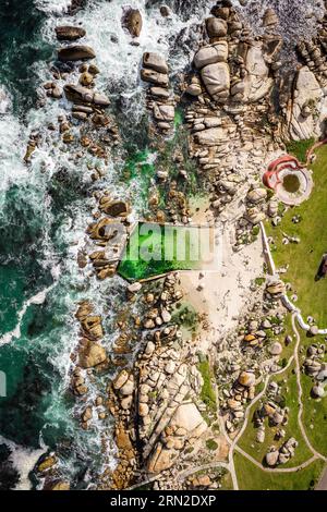 Vue aérienne de Maiden's Cove Tidal Pool à Clifton, Cape Town, Afrique du Sud Banque D'Images