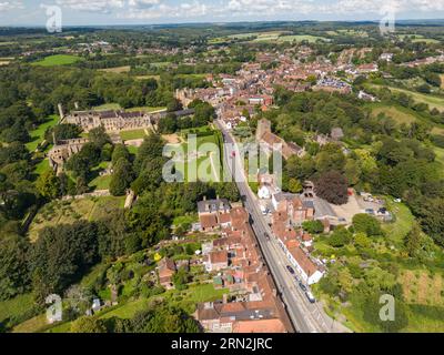 Vue aérienne de la ville de Battle, site de la bataille de Hastings en 1066, East Sussex, Royaume-Uni. Banque D'Images