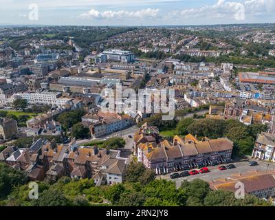 Vue aérienne de la ville balnéaire de Hastings, East Sussex, Royaume-Uni. Banque D'Images