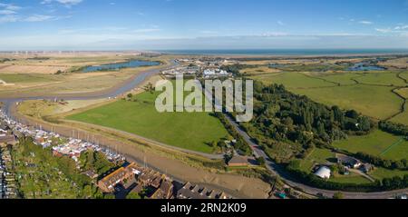 Vue aérienne de l'église de St Mary à Rye, une petite ville dans l'East Sussex, Royaume-Uni. Banque D'Images