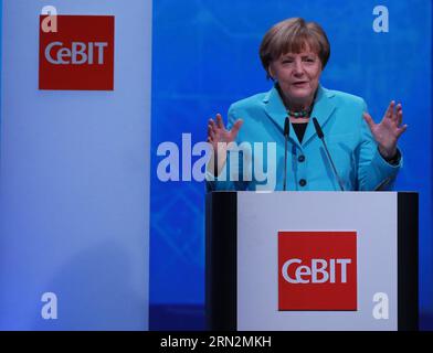 (150315) -- HANOVRE, le 15 mars 2015 -- la chancelière allemande Angela Merkel prononce un discours lors de la cérémonie d'ouverture du CeBIT 2015 à Hanovre, en Allemagne, le 15 mars 2015. Top IT Business Fair CeBIT 2015, qui présente une forte présence chinoise, a débuté dimanche en Allemagne. ) ALLEMAGNE-HANOVRE-CEBIT 2015-CÉRÉMONIE D'OUVERTURE LuoxHuanhuan PUBLICATIONxNOTxINxCHN Hanovre Mars 15 2015 la chancelière allemande Angela Merkel prononce un discours lors de la cérémonie d'ouverture de CeBIT 2015 à Hanovre Allemagne LE 15 2015 mars Top IT Business Fair CeBIT 2015 qui présente une forte présence chinoise a débuté O Banque D'Images