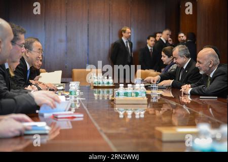 (150326) -- NEW YORK, le 26 mars 2015 -- le président afghan Ashraf Ghani (1e R) rencontre le secrétaire général des Nations unies Ban Ki-moon (3e L) au siège des Nations unies à New York, le 26 mars 2015. Un-NEW YORK-AFGHANISTAN-PRÉSIDENT NiuxXiaolei PUBLICATIONxNOTxINxCHN New York Mars 26 2015 le Président afghan Ashraf Ghani 1e r rencontre le Secrétaire général de l'ONU Ban KI Moon 3e l AU siège de l'ONU à New York LE 26 2015 mars un New York Afghanistan Président PUBLICATIONxNOTxINxCHN Banque D'Images