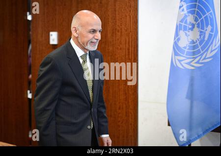 (150326) -- NEW YORK, le 26 mars 2015 -- le président afghan Ashraf Ghani arrive pour une réunion avec le secrétaire général des Nations unies Ban Ki-moon au siège des Nations unies à New York, le 26 mars 2015.) Un-NEW YORK-AFGHANISTAN-PRÉSIDENT NiuxXiaolei PUBLICATIONxNOTxINxCHN New York Mars 26 2015 le Président afghan Ashraf Ghani arrive pour une réunion avec le Secrétaire général de l'ONU Ban KI Moon AU siège de l'ONU à New York LE 26 2015 mars un New York Afghanistan Président PUBLICATIONxNOTxINxCHN Banque D'Images