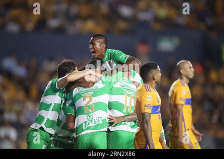 Monterrey, Mexique. 30 août 2023. 30 août 2023 ; Monterrey, Nuevo León, Mexique; Liga MX 2023 Apertura Fitth match entre UANL Tigres et Santos Laguna à Estádio Universitário. Santos Players Celebrating 1-0 by #31 milieu de terrain Santos Laguna, Emerson Rodriguez crédit obligatoire : Toby Tande/PxImages/Sipa USA crédit : SIPA USA/Alamy Live News Banque D'Images