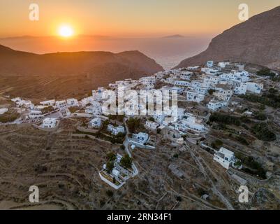 Grèce, mer d'Egean, archipel des Cyclades orientales, île d'Amorgos, village de Lagada (vue aérienne) Banque D'Images