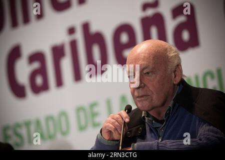 (150413) -- MONTEVIDEO, 13 avril 2015 -- une photo prise le 9 novembre 2012 montre l'écrivain uruguayen Eduardo Galeano participant à la 24e Assemblée générale de la Conférence des sciences sociales de l'Amérique latine et des Caraïbes à Mexico, capitale du Mexique. L'écrivain et journaliste uruguayen Eduardo Galeano, surtout connu pour son travail Open Veins of Latin America, est décédé lundi à l'âge de 74 ans. (jp) URUGUAY-MONTEVIDEO-CULTURE-EDUARDO GALEANO PEDROxMERA PUBLICATIONxNOTxINxCHN Montevideo avril 13 2015 photo prise LE 9 2012 novembre montre l'écrivain uruguayen Eduardo Galeano participant à la 24e Assemblée générale Banque D'Images