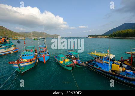 Vietnam, archipel de con Dao, appelé îles Poulo-Condor pendant la colonisation française, île con son, port de pêche de Thu Tam Banque D'Images