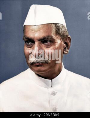 Rajendra Prasad, ancien président de la République de l'Inde. Cette image a été signée par Rajendra Prasad et envoyée à Walter Nash (ancien Premier ministre néo-zélandais) i. Banque D'Images