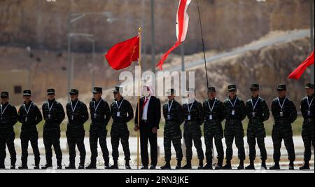 (150419) -- AMMAN, le 19 avril 2015 -- l'équipe chinoise est vue à la cérémonie d'ouverture de la septième compétition annuelle de guerriers au Centre de formation aux opérations spéciales Roi Abdullah II à Amman, Jordanie, le 19 avril 2015.) JORDAN-AMMAN-WARRIOR COMPETITION MohammadxAbuxGhosh PUBLICATIONxNOTxINxCHN Amman avril 19 2015 l'équipe chinoise EST Lakes À la cérémonie d'ouverture de la septième compétition annuelle de guerriers AU Centre d'entraînement aux opérations spéciales du Roi Abdullah II à Amman Jordanie avril 19 2015 Jordanie Amman Warrior Competition PUBLICATIONxNOTxINxCHN Banque D'Images