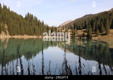 Beau lac à Arosa, Suisse Banque D'Images