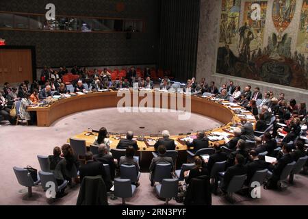 (150424) -- NEW YORK, 24 avril 2015 -- la photo prise le 24 avril 2015 montre le point de vue général de la réunion du Conseil de sécurité à New York, aux États-Unis, le 24 avril 2015. Angelina Jolie Pitt, envoyée spéciale du Haut Commissariat des Nations Unies pour les réfugiés, a souligné vendredi la nécessité d’aider les réfugiés syriens et de leur fournir des voies légales de sécurité. Un-NEW YORK-RÉFUGIÉS SYRIENS-ANGELINE JOLIE PITT ShixXiaomeng PUBLICATIONxNOTxINxCHN New York avril 24 2015 la photo prise LE 24 2015 avril montre le point de vue général de la réunion du Conseil de sécurité à New York les États-Unis O Banque D'Images