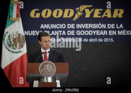 (150424) -- MEXICO, le 24 avril 2015 -- le président mexicain Enrique Pena Nieto prononce un discours lors de la cérémonie d'annonce de l'investissement dans la nouvelle usine de la société Goodyear, dans la résidence officielle de Los Pinos, à Mexico, capitale du Mexique, le 24 avril 2015. Pedro Mera) (vf) MEXICO-MEXICO CITY-POLITICS-PENA NIETO e PedroxMera PUBLICATIONxNOTxINxCHN Mexico avril 24 2015 le président MEXICAIN Enrique Pena Nieto prononce un discours lors de la cérémonie d'ANNONCE DE l'investissement dans la nouvelle usine de Goodyear Company dans la résidence officielle de Los Pinos à Mexi Banque D'Images