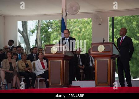 (150512) -- PORT au PRINCE, 12 mai 2015 -- le Président français François Hollande (L, front) prononce un discours, avec son homologue haïtien Michel Martelly (R, front), devant le Monument de Toussaint Louverture au champ de Mars, Port-au-Prince, Haïti, le 12 mai 2015. Le président français François Hollande a entamé mardi une visite officielle en Haïti. Luz Sosa) (da) HAITI-PORT au PRINCE-FRANCE-POLITICS-VISIT e LuzxSosa PUBLICATIONxNOTxINxCHN 150512 Port au Prince Mai 12 2015 le Président français François Hollande le Front prononce un discours avec sa partie haïtienne Michel Martelly r fron Banque D'Images