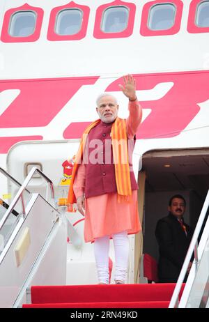 (150514) -- XI AN, le 14 mai 2015 -- le Premier ministre indien Narendra Modi arrive à Xi an, capitale de la province du Shaanxi du nord-ouest de la Chine, le 14 mai 2015. Modi est arrivé ici jeudi pour une visite officielle en Chine. ) (Wyo) CHINE-XI AN-INDIAN PM-MODI-VISITING (CN) DingxHaitao PUBLICATIONxNOTxINxCHN 150514 Xi à mai 14 2015 Premier ministres indiens Narendra modes arrive à Xi dans la capitale du nord-ouest de la Chine S Shaanxi province Mai 14 2015 modes est arrivé ici jeudi pour à la visite officielle en Chine wyo Chine Xi à l'Indien PM modes visite CN DingxHaitao PUBLICATIONxNOTxINxCHN Banque D'Images