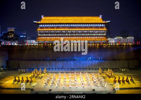 (150514) -- XI AN, le 14 mai 2015 -- Une représentation est organisée pour accueillir le Premier ministre indien Narendra Modi à Xi an, capitale de la province du Shaanxi du nord-ouest de la Chine, le 14 mai 2015.) (Yxb) CHINE-XI AN-INDIAN PM-PERFORMANCE(CN) WangxYe PUBLICATIONxNOTxINxCHN 150514 Xi au 14 2015 mai une performance EST un héros pour accueillir les premiers ministres indiens Narendra modes à Xi dans la capitale du nord-ouest de la Chine S Shaanxi province Mai 14 2015 yxb Chine Xi à Indian PM Performance CN WangXYe PUBLICATIONxNOTxINxCHN Banque D'Images