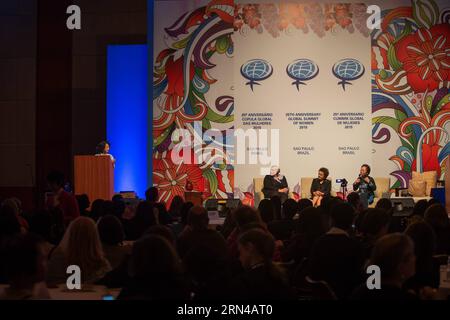 (150515) -- SAO PAULO, le 14 mai 2015 -- les déléguées assistent à la cérémonie d'ouverture du Sommet mondial des femmes 2015 à Sao Paulo, Brésil, le 14 mai 2015. Le 25e Sommet mondial des femmes se tient à Sao Paulo, au Brésil, du 14 au 16 mai, sous le slogan femmes créatives, économies créatives . (Zjy) BRÉSIL-SAO PAULO-SOMMET MONDIAL DES FEMMES XuxZijian PUBLICATIONxNOTxINxCHN Sao Paulo Mai 14 2015 les déléguées assistent à la cérémonie d'ouverture du Sommet mondial des femmes 2015 à Sao Paulo Brésil Mai 14 2015 le 25e Sommet mondial des femmes EST héros à Sao Paulo City Brésil du 14 au 16 mai mai sous le Slo Banque D'Images