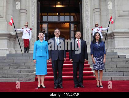 (150522) -- LIMA, le 22 mai 2015 -- le premier ministre chinois Li Keqiang (2e L) assiste à une cérémonie de bienvenue organisée par le président péruvien Ollanta Humala (2e R) à Lima, capitale du Pérou, le 22 mai 2015. (wf) PERU-LIMA-CHINESE PREMIER-WELCOMING CEREMONY LiuxWeibing PUBLICATIONxNOTxINxCHN 150522 Lima mai 22 2015 le Premier ministre chinois a quitté Keqiang 2e l assiste à une cérémonie de bienvenue héros du président péruvien Ollanta Humala 2e r à Lima capitale du Pérou mai 22 2015 WF Pérou Lima cérémonie de bienvenue du Premier ministre chinois LiuxWeibing PUBLICATIONxNOTxNOTxINxINxCHN Banque D'Images