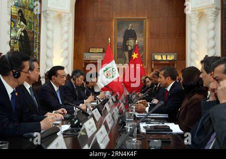 (150522) -- LIMA, le 22 mai 2015 -- le premier ministre chinois Li Keqiang (3e L) s'entretient avec le président péruvien Ollanta Humala (4e R) à Lima, capitale du Pérou, le 22 mai 2015. (wf) PERU-LIMA-CHINESE PREMIER-TALKS LiuxWeibing PUBLICATIONxNOTxINxCHN 150522 Lima Mai 22 2015 le Premier ministre chinois a quitté Keqiang 3rd en pourparlers avec le président péruvien Ollanta Humala 4th r à Lima capitale du Pérou Mai 22 2015 WF Pérou Lima Chinese Premier Talks LiuxWeibing PUBLICATIONxNOTxINxCHN Banque D'Images