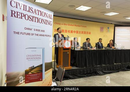 NEW YORK, le 27 mai 2015 -- cérémonie de lancement du repositionnement civil : l ascension de la Chine et l avenir du peuple arabe avec un forum académique sur la communication interculturelle et l apprentissage mutuel entre Chinois et Arabes se tient au BookExpo America (BEA) 2015 à New York, aux États-Unis, le 27 mai 2015. US-NEW YORK-CÉRÉMONIE DE LANCEMENT-BOOKEXPO AMERICA 2015 LixMuzi PUBLICATIONxNOTxINxCHN New York Mai 27 2015 la cérémonie de lancement du repositionnement de la Chine S Rise et l'avenir des célébrités arabes au Forum académique SUR LA communication interculturelle et l'apprentissage mutuel betwe Banque D'Images