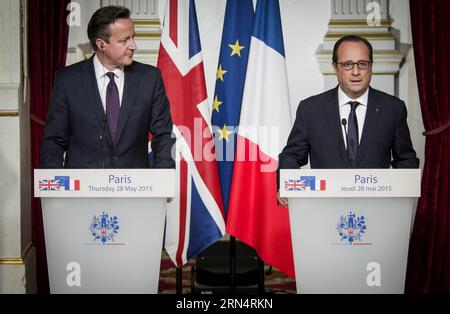 (150528) -- PARIS, le 28 mai 2015 -- le président français François Hollande (R) et le Premier ministre britannique David Cameron assistent à une conférence de presse à Paris, France, le 28 mai 2015. Le président français François Hollande a reçu jeudi le Premier ministre britannique David Cameron qui a entamé une tournée européenne pour renforcer le soutien aux réformes de l'UE avant le référendum d'adhésion à l'UE d'ici fin 2017. FRANCE-PARIS-UK-MEETING-eu REFORMS ChenxXiaowei PUBLICATIONxNOTxINxCHN 150528 Paris Mai 28 2015 le président français François Hollande et le Premier ministre britannique David Cameron assistent à une conférence de presse à pari Banque D'Images