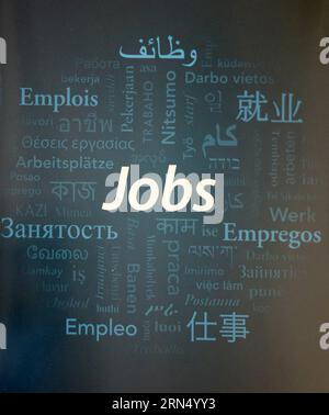 (150606) -- WASHINGTON D.C. -- photo prise le 12 janvier 2015 montre des emplois dans différentes langues à Washington D.C. aux États-Unis. Le marché du travail américain a poursuivi sa résurgence en mai avec 280 000 nouveaux emplois ajoutés au cours du mois, tandis que le taux de chômage a légèrement augmenté à 5,5 pour cent, le ministère du travail a rapporté vendredi.) US-WASHINGTON-JOBS YinxBogu PUBLICATIONxNOTxINxCHN Washington D C File photo prise LE 12 2015 janvier montre des emplois dans différentes langues à Washington D C États-Unis le marché de l'emploi U S a continué sa résurgence en mai avec 280 000 nouveaux emplois ajoutés dans le mois pendant l'unem Banque D'Images