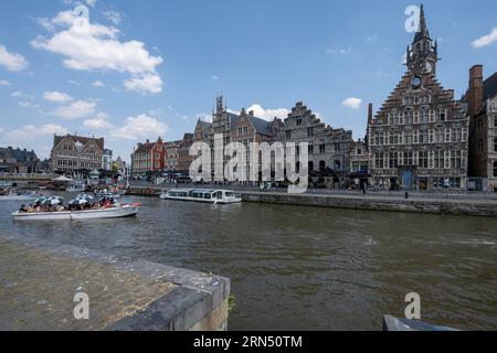 Maisons de guilde médiévale du Quai Graslei sur la rivière Leie, Gand, Flandre, Belgique Banque D'Images