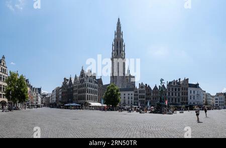 Grote Markt avec fontaine Brabo, maisons de guilde historiques, Anvers, Flandre, Belgique Banque D'Images