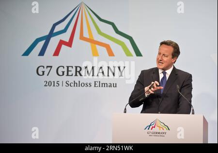 Le Premier ministre britannique David Cameron prend la parole lors d’une conférence de presse du sommet du G7 au château d’Elmau près de Garmisch-Partenkirchen, dans le sud de l’Allemagne, le 8 juin 2015. Le sommet du G7 s'est conclu ici le 8 juin. (/Bundesregierung/Gottschalk) ALLEMAGNE-GARMISCH-PARTENKIRCHEN-CONCLUSION DU SOMMET du G7 Xinhua PUBLICATIONxNOTxINxCHN le Premier ministre britannique David Cameron prend la parole lors d'une conférence de presse du sommet du G7 AU château d'Elmau près des églises de Garmisch Partenkirchen Sud de l'Allemagne le 8 2015 juin le sommet du G7 s'est terminé ici le 8 juin le gouvernement fédéral Gottschalk Allemagne Banque D'Images