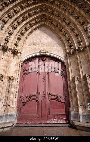 Portail d'entrée de la cathédrale Saint-Jean, fonctionnaire français Église Saint-Jean-Baptiste-et-Saint-Étienne, Lyon, Département Rhône, région Auvergne-Rhône-A. Banque D'Images