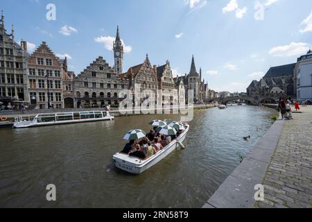 Maisons de guilde médiévale du Quai Graslei sur la rivière Leie, Gand, Flandre, Belgique Banque D'Images