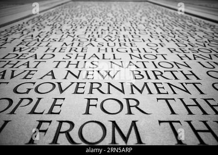 WASHINGTON, DC - le texte de l'adresse Gettysburg d'Abraham Lincoln a gravé dans un mur à l'intérieur du Lincoln Memorial à Washington DC. Coin Lincoln Banque D'Images