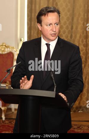 (150619) -- BRATISLAVA, le 19 juin 2015 -- le Premier ministre britannique David Cameron prend la parole lors d'une conférence de presse conjointe avec le Premier ministre slovaque Robert Fico (absent de la photo) à Bratislava le 19 juin 2015. Le Premier ministre slovaque Robert Fico s'est félicité d'une discussion sur la réforme de l'Union européenne (UE) lorsqu'il a rencontré vendredi son homologue britannique David Cameron. SLOVAQUIE-BRATISLAVA-UK-CAMERON-FICO-UE REFORME AndrejxKlizan PUBLICATIONxNOTxINxCHN 150619 Bratislava juin 19 2015 le Premier ministre britannique David Cameron prend la parole lors d'une conférence de presse conjointe avec le Premier ministre slovaque Robert Fico Not i Banque D'Images