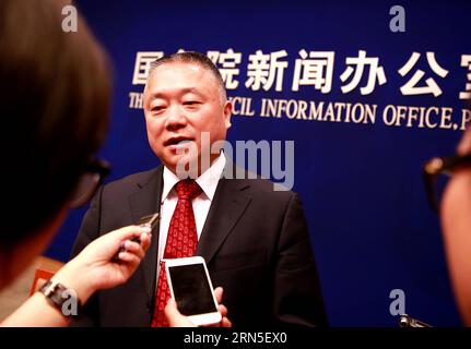 (150624) -- PÉKIN, le 24 juin 2015 -- Liu Yuejin, ministre adjoint de la sécurité publique, s'adresse aux médias après une conférence de presse à Pékin, capitale de la Chine, le 24 juin 2015. La Chine comptait 2,95 millions de toxicomanes enregistrés à la fin de 2014, mais le nombre réel qui ont consommé des stupéfiants est estimé à plus de 14 millions, a déclaré mercredi le ministère de la sécurité publique. (wf) CHINA-BEIJING-DRUG SITUATION-PRESS CONFERENCE (CN) PanxXu PUBLICATIONxNOTxINxCHN 150624 Beijing juin 24 2015 Liu Yuejin les ministres adjoints de la sécurité publique s'adressent aux médias après une conférence de presse à Beijing ca Banque D'Images