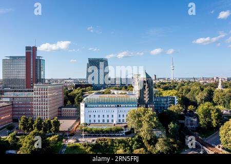Photo drone, vue aérienne, Hôtel Hafen Hamburg, vue sur la Reeperbahn, tours dansantes et tour de télévision, Saint Pauli, Hambourg, Allemagne Banque D'Images
