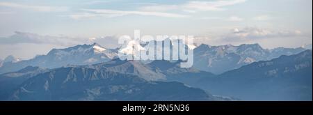 Ambiance du soir, vue sur les Alpes Reichenspitze et Zillertal, paysage montagneux spectaculaire, vue depuis Scheffauer, Tyrol, Autriche, Europe Banque D'Images