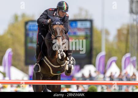 Milan, Italie. 31 août 2023. GAUDIANO Emanuele d'Italie au crack Balou lors du Championnat d'Europe de saut d'obstacles FEI 2023, épreuve équestre le 30 août 2023 à l'hippodrome Snai San Siro à Milan, Italie lors du Championnat d'Europe de saut d'obstacles 2023, course équestre internationale à Milan, Italie, août 31 2023 crédit : Agence photo indépendante/Alamy Live News Banque D'Images