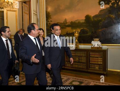 (150630) -- PARIS, le 30 juin 2015 -- le premier ministre chinois Li Keqiang (à droite) rencontre le président français François Hollande (à gauche) à Paris le 30 juin 2015. (Zwx) RÉUNION DES PREMIERS MINISTRES FRANCO-CHINOIS LixXueren PUBLICATIONxNOTxINxCHN 150630 Paris juin 30 2015 le Premier ministre chinois a quitté Keqiang r rencontre le président français François Hollande l à Paris juin 30 2015 zwx France Réunion des premiers ministres chinois LixXueren PUBLICATIONxNOTxINxCHN Banque D'Images