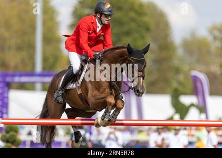 Milan, Italie. 31 août 2023. WEISHAUPT Philipp de l'Allemagne chevauchant Zineday pendant le Championnat d'Europe de saut d'obstacles FEI 2023, événement équestre le 30 août 2023 à l'hippodrome Snai San Siro à Milan, Italie pendant le Championnat d'Europe de saut d'obstacles 2023, course équestre internationale à Milan, Italie, août 31 2023 crédit : Agence photo indépendante / Alamy Live News Banque D'Images