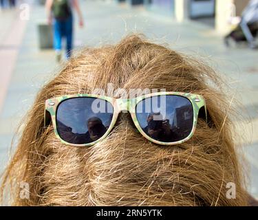 Glasgow, Écosse, Royaume-Uni. 30 août 2023. UK Météo : le shopping de Womble sur Sunny dans le centre-ville a vu un mile de style capitale de shopping occupé de Buchanan Street. Crédit Gerard Ferry/Alamy Live News Banque D'Images